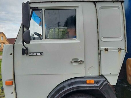 2003 КамАЗ 53215, белый, 2600000 рублей, вид 3