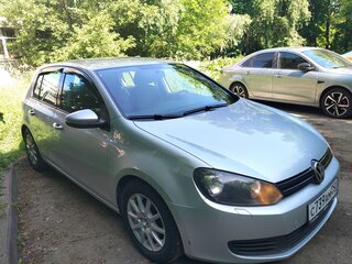 2011 Volkswagen Golf VI, серебристый, 850000 рублей, вид 1