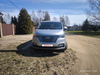 2019 Hyundai Grand Starex I Рестайлинг 2, серебристый, 4200000 рублей, вид 1