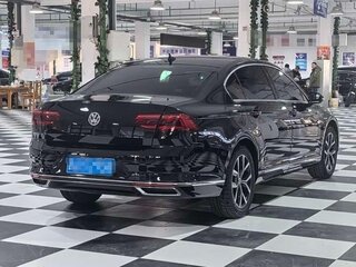 2023 Volkswagen Magotan B8 Рестайлинг, чёрный, 1800000 рублей, вид 5