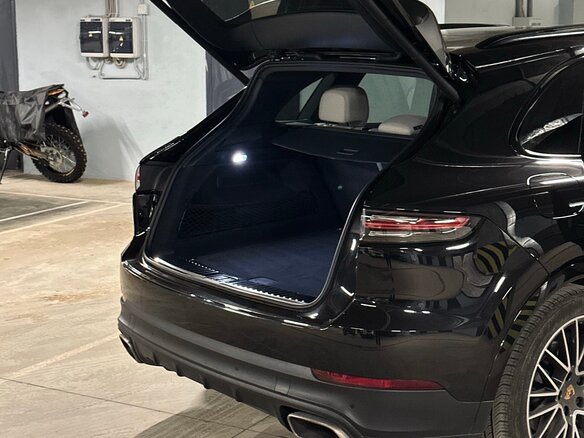 2020 Porsche Cayenne III, чёрный, 7250000 рублей - вид 12