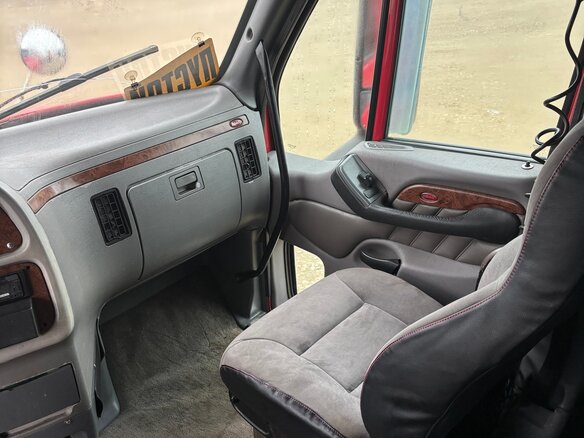 2004 Peterbilt 387, красный, 1700000 рублей - вид 5