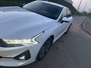 2023 Kia K5 III, белый, 3300000 рублей, вид 2