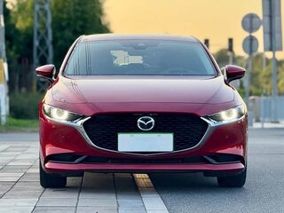 2023 Mazda 3 Axela IV (BP), красный, 1540000 рублей, вид 2
