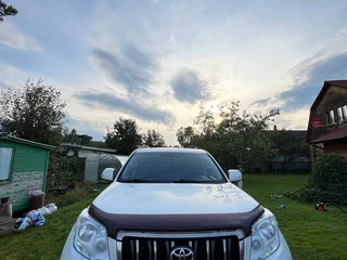 2010 Toyota Land Cruiser Prado 150 Series, белый, 2350000 рублей, вид 2