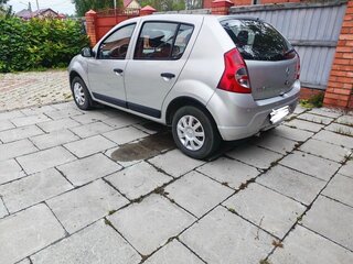 2012 Renault Sandero I, серебристый, 590000 рублей, вид 4