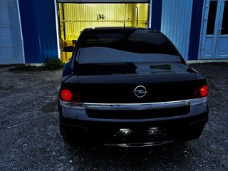 2008 Opel Astra H Рестайлинг, чёрный, 480000 рублей, вид 3
