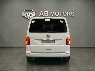 2020 Volkswagen Multivan T6 Рестайлинг, белый, 5290000 рублей, вид 4