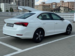 2021 Skoda Octavia IV (A8), белый, 1420000 рублей, вид 3