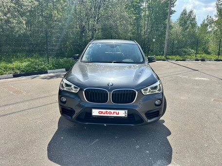 2017 BMW X1 20i xDrive II (F48), серый, 2600000 рублей, вид 1