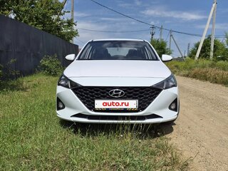 2022 Hyundai Solaris II Рестайлинг, белый, 1175000 рублей, вид 2