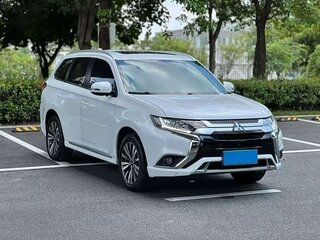 2022 Mitsubishi Outlander III Рестайлинг 3, белый, 1890002 рублей, вид 3
