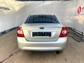 2011 Ford Focus II Рестайлинг, серебристый, 495000 рублей, вид 4