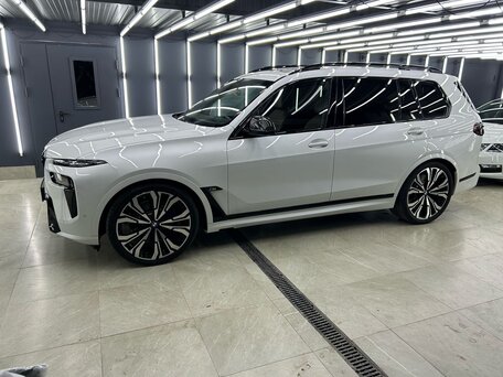 2024 BMW X7 M60i I (G07) Рестайлинг, белый, 15900000 рублей, вид 4