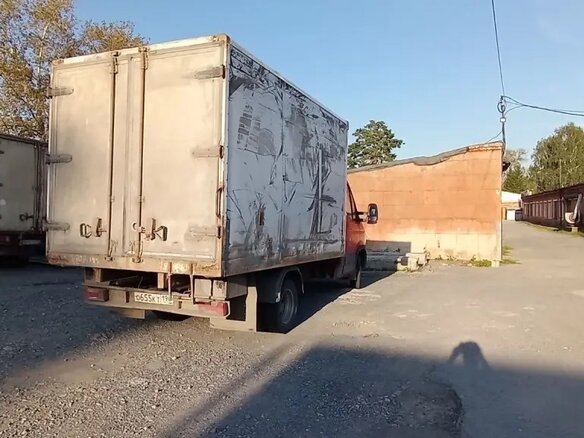 2012 Iveco Daily, красный, 1300000 рублей - вид 2