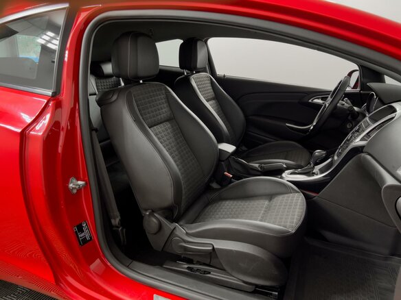 2014 Opel Astra GTC J Рестайлинг, красный, 989900 рублей - вид 8