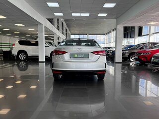 2021 Hyundai Solaris II Рестайлинг, серебристый, 1370000 рублей, вид 4