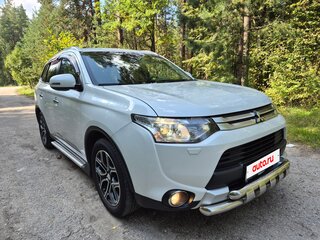2014 Mitsubishi Outlander III, белый, 1760000 рублей, вид 2