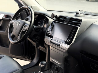 2022 Toyota Land Cruiser Prado 150 Series Рестайлинг 3, чёрный, 7500000 рублей, вид 4