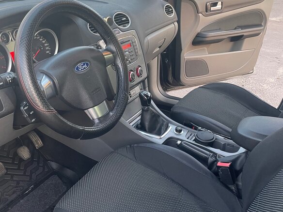 2011 Ford Focus II Рестайлинг, чёрный, 655000 рублей - вид 11