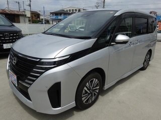 2023 Nissan Serena VI (C28), серебристый, 1890000 рублей, вид 1