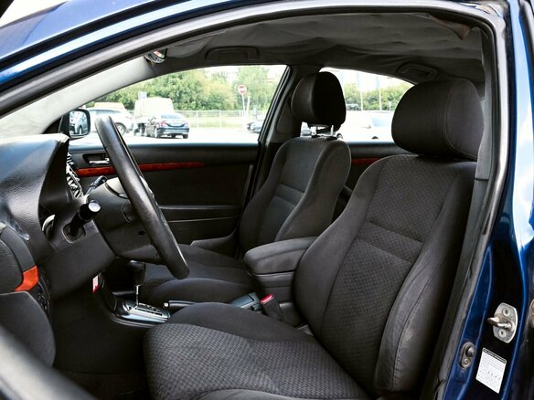 2005 Toyota Avensis II, синий, 556000 рублей - вид 15