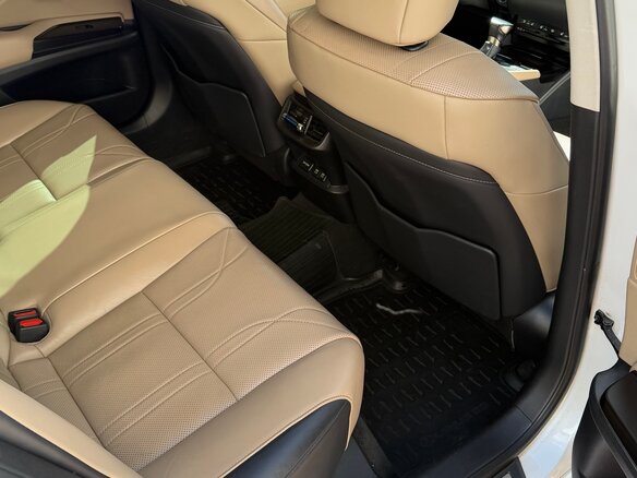 2019 Lexus ES 250 VII, белый, 4030000 рублей - вид 13