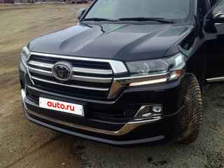 2020 Toyota Land Cruiser 200 Series Рестайлинг 2, чёрный, 10000000 рублей, вид 3