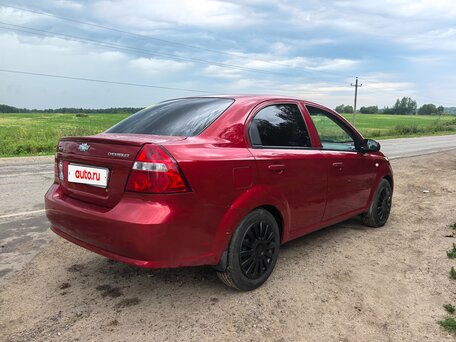 2011 Chevrolet Aveo I Рестайлинг, красный, 350000 рублей, вид 2