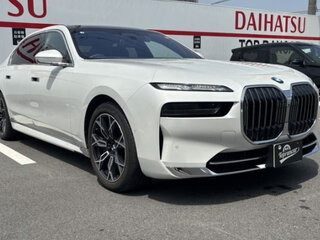 2026 BMW 7 серии 750e xDrive VII (G70), белый, 13300000 рублей, вид 1