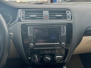 2015 Volkswagen Jetta VI Рестайлинг, белый, 1100000 рублей, вид 5