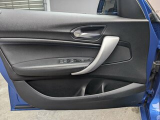 2018 BMW 1 серии 118i II (F20/F21) Рестайлинг 2, синий, 1725000 рублей, вид 5
