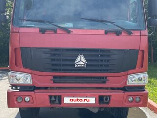 2011 Sinotruk Howo A5, красный, 2000000 рублей, вид 1