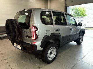 2026 Lada (ВАЗ) Niva Travel I Рестайлинг, серебристый, 1424609 рублей, вид 4