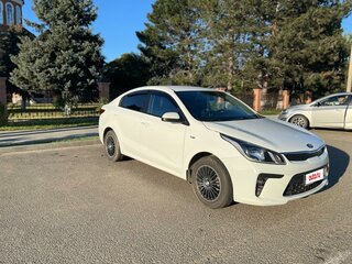 2020 Kia Rio IV, белый, 1455000 рублей, вид 2