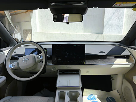 2026 Toyota bZ3X 58.3 kWh, чёрный, 2650000 рублей, вид 4
