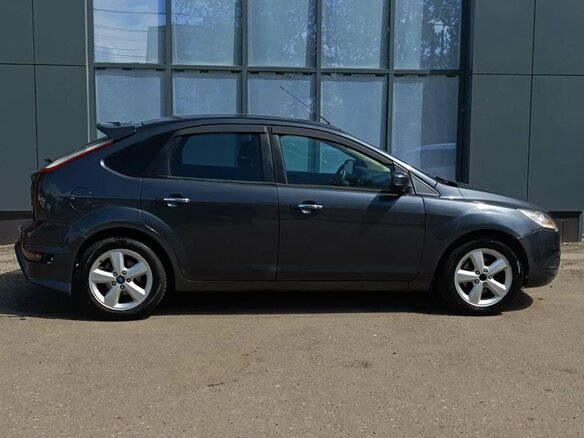 2010 Ford Focus II Рестайлинг, серый - вид 4