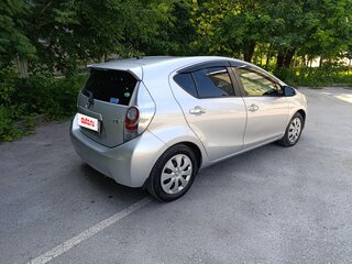 2014 Toyota Aqua I, серебристый, 850000 рублей, вид 4