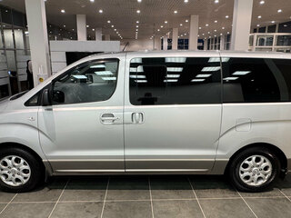 2010 Hyundai H-1 II, серебристый, 1250000 рублей, вид 2