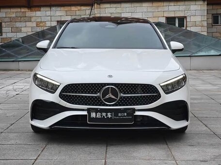2023 Mercedes-Benz A-Класс 180 Long IV (W177) Рестайлинг, белый, 1980000 рублей, вид 1