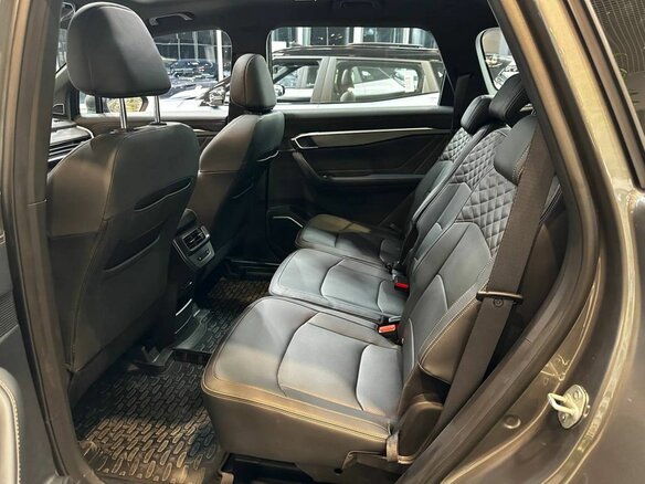 2026 Geely Okavango I Рестайлинг, серый, 4242189 рублей - вид 6