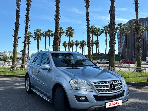 2009 Mercedes-Benz M-Класс 320 II (W164) Рестайлинг, голубой, 1700000 рублей - вид 1