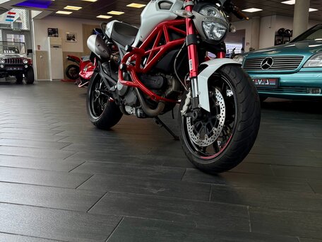 2011 Ducati Monster 796, белый, 629000 рублей, вид 2