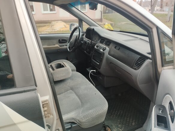 2002 Hyundai Trajet I, серый, 450000 рублей - вид 8