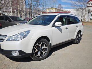 2011 Subaru Outback IV, белый, 1700000 рублей, вид 2