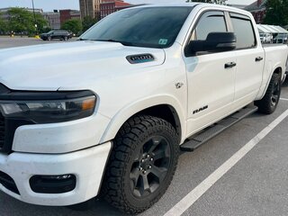 2025 Ram 1500 Crew Cab eTorque V Рестайлинг, белый, 5500000 рублей, вид 2