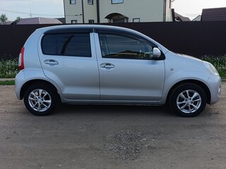 2015 Toyota Passo II (C30), серый, 615000 рублей, вид 4