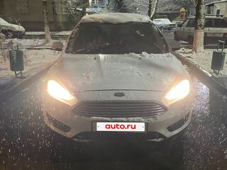 2017 Ford Focus III Рестайлинг, белый, 900000 рублей, вид 2