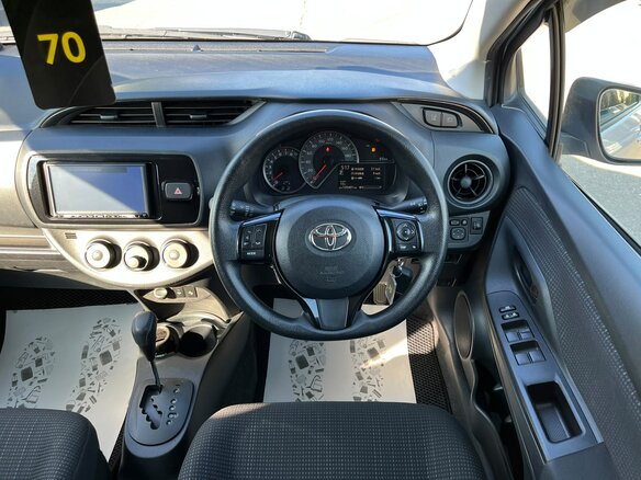 2018 Toyota Vitz III (XP130) Рестайлинг 2, серый - вид 20