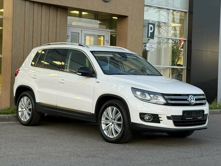 2013 Volkswagen Tiguan I Рестайлинг, белый, 1110000 рублей, вид 1